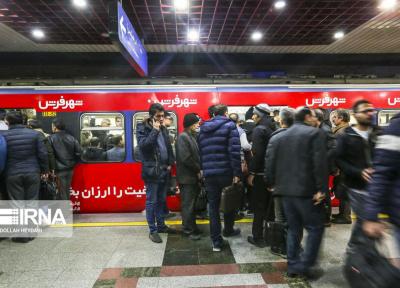 خبرنگاران ابراز نگرانی رییس شورای تهران از تراکم مسافران در حمل و نقل عمومی
