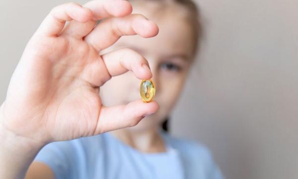 این علائم نشان می دهد کودک شما کمبود ویتامین دی دارد!، پیشگیری و راه درمان چیست؟